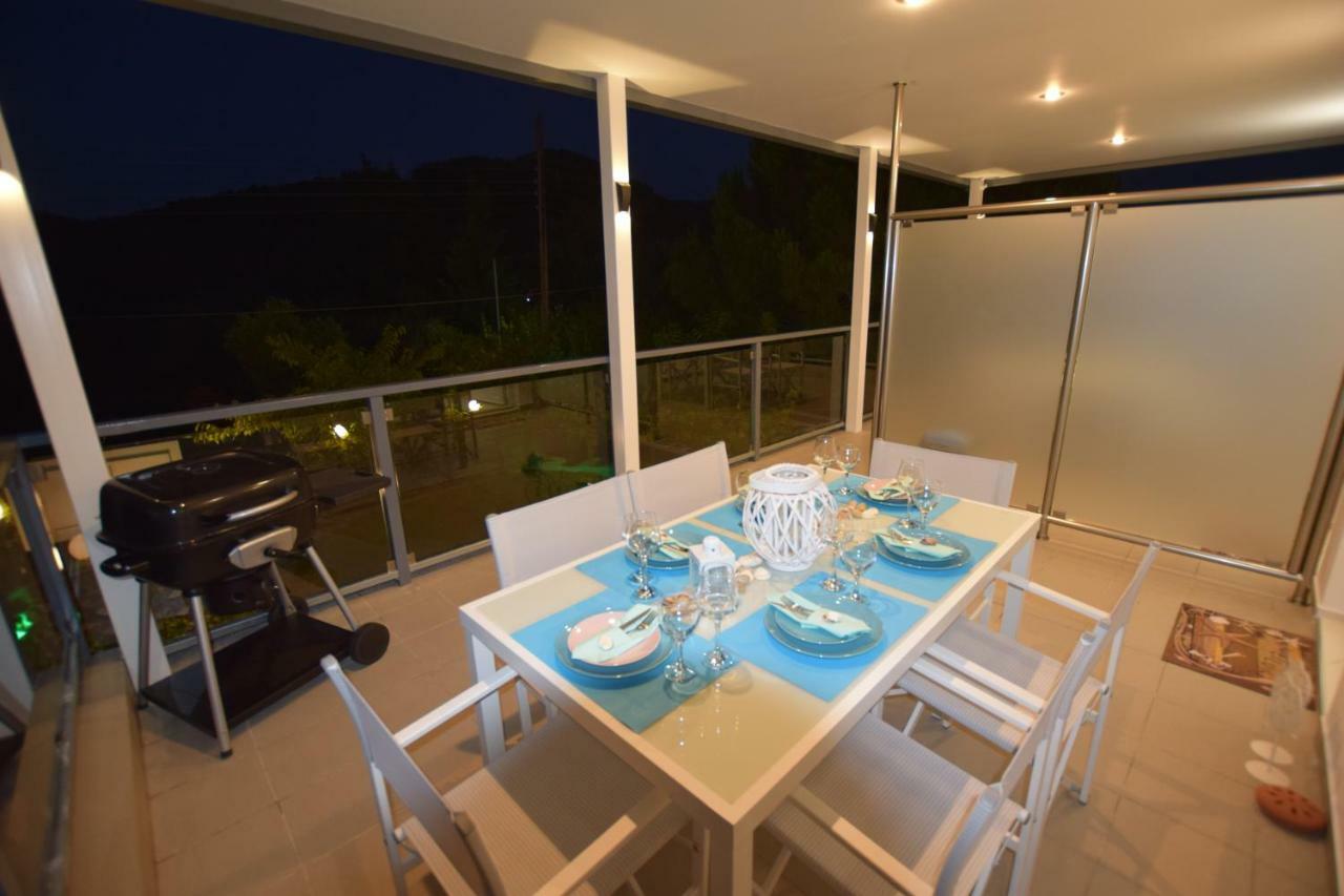 V Luxury Suites Toroni 3 Eksteriør billede